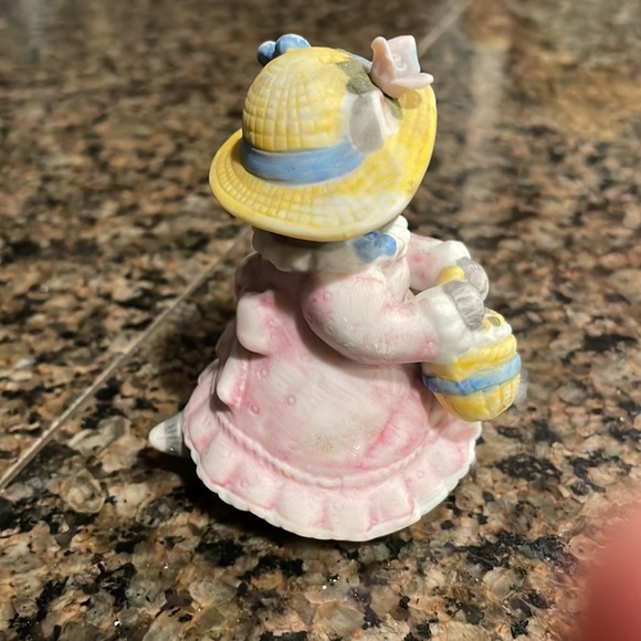 1985 RARE VINTAGE KITTY CUCUMBER PRISCILLA IN EASTER DRESS WITH BASKET OF EGGS - Picture 5 of 7